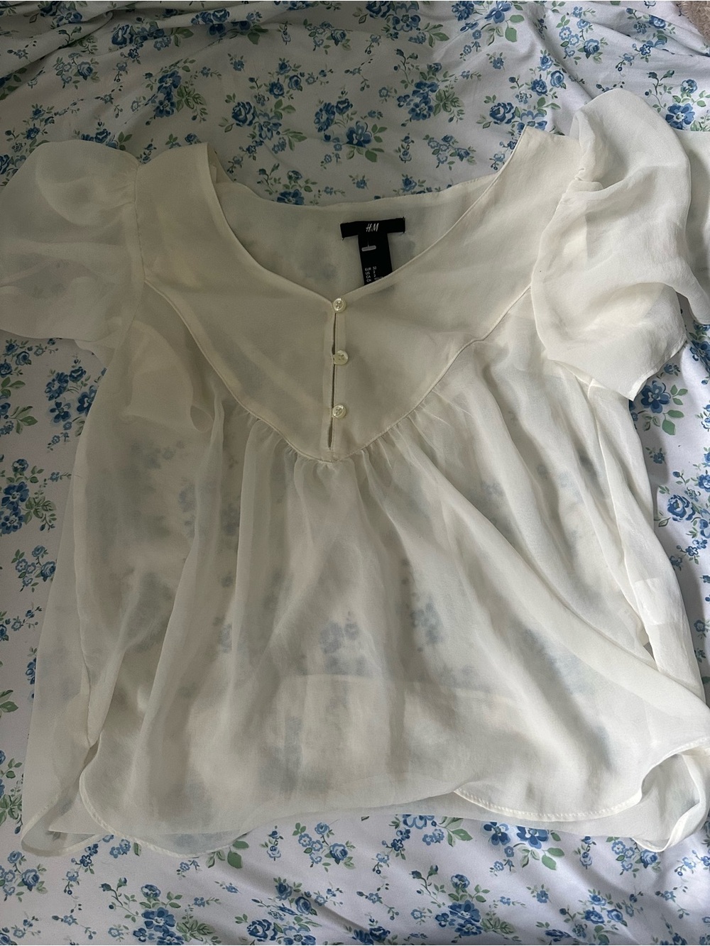 H&M Cream Sheer Puff-Sleeve Blouse with Button Front